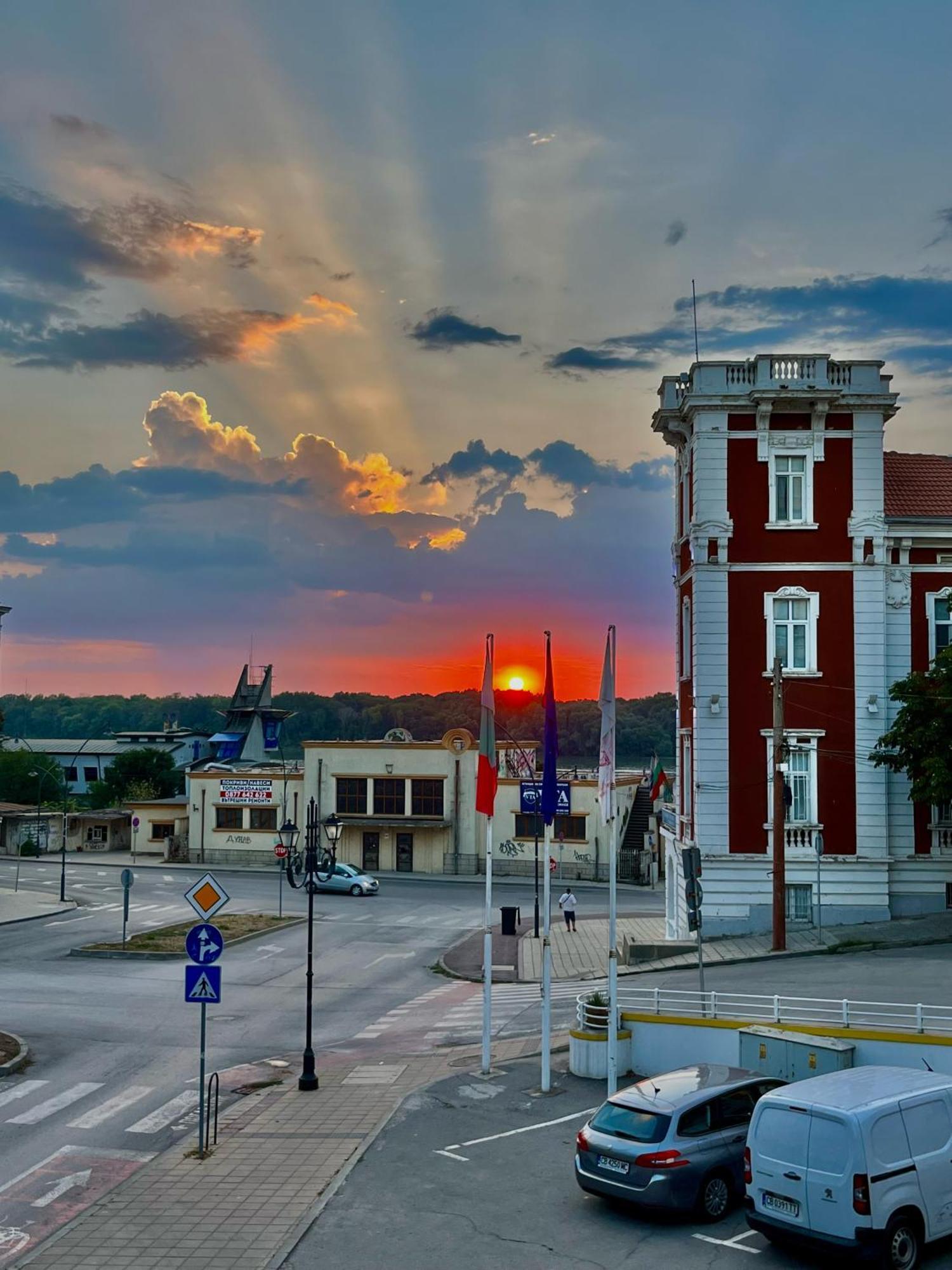 Hotel Anna Palace Ruse Exterior photo