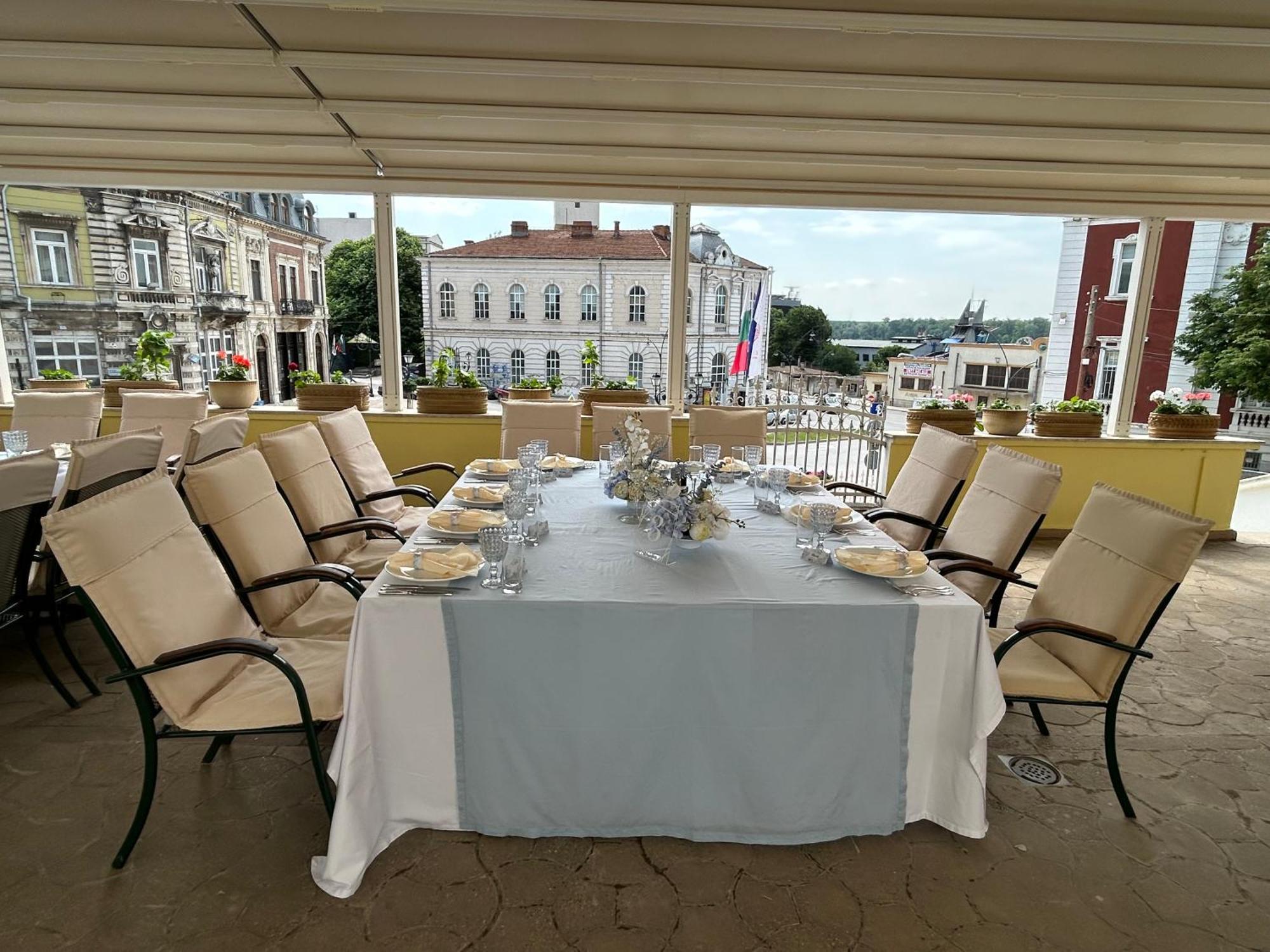 Hotel Anna Palace Ruse Exterior photo